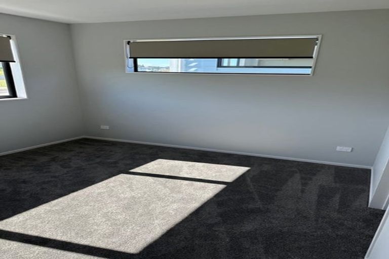 Photo of property in 33 Pilot Drive, Hobsonville, Auckland, 0616