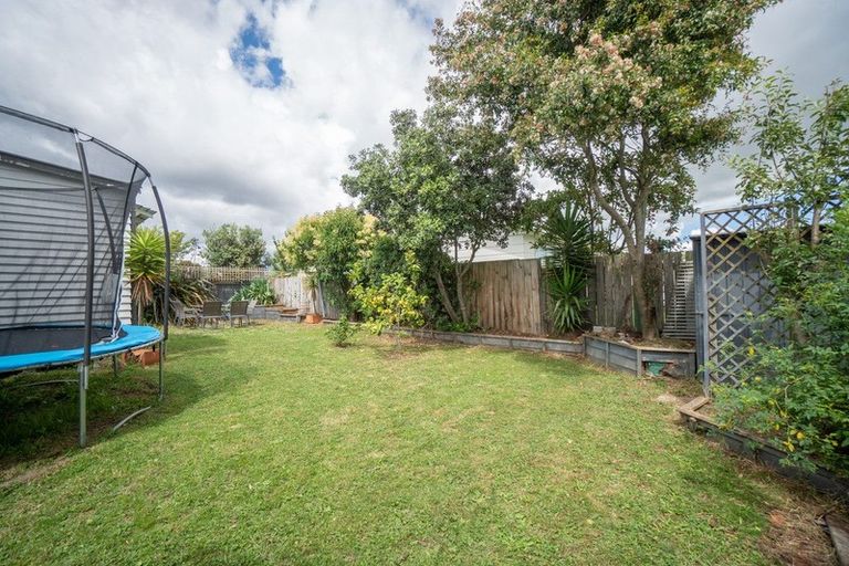 Photo of property in 25 Tiller Close, Kelvin Grove, Palmerston North, 4414