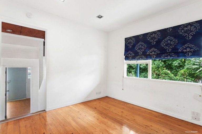 Photo of property in 46a Eskdale Road, Birkdale, Auckland, 0626