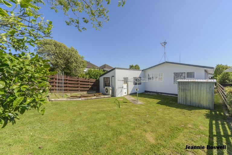 Photo of property in 89 Wikiriwhi Crescent, Awapuni, Palmerston North, 4412