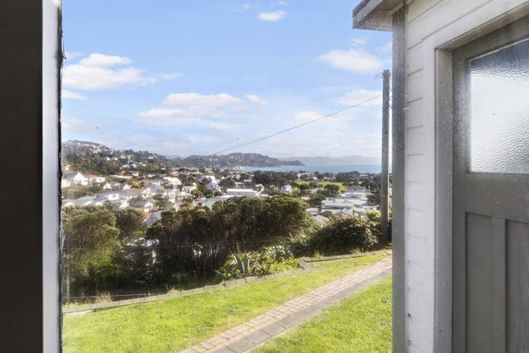 Photo of property in 65 Mantell Street, Seatoun, Wellington, 6022