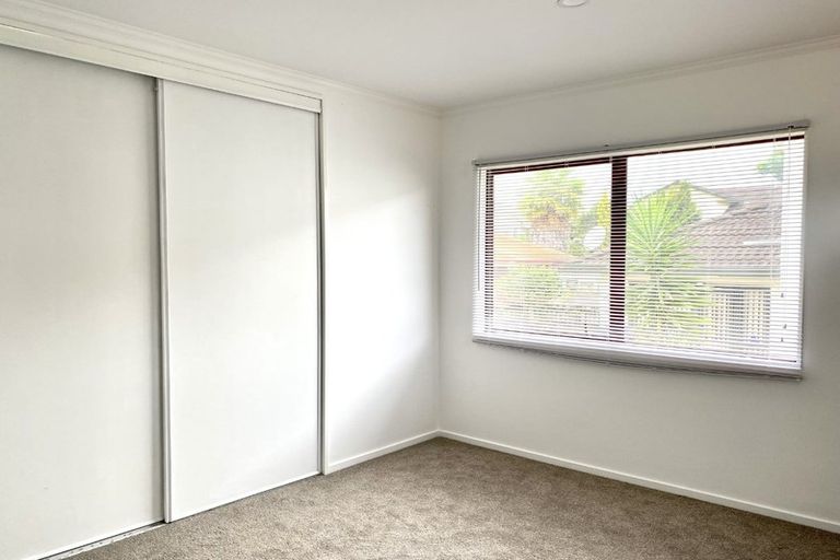 Photo of property in 1/31 Roanoke Way, Albany, Auckland, 0632