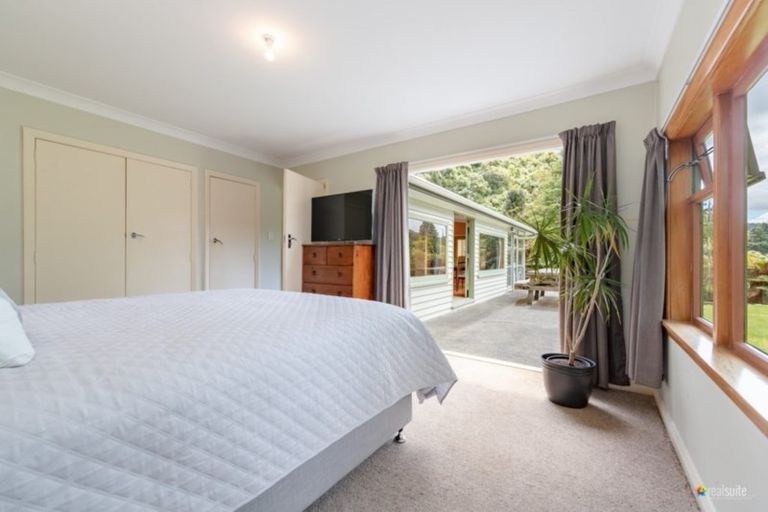 Photo of property in 4 Bridge Road, Birchville, Upper Hutt, 5018