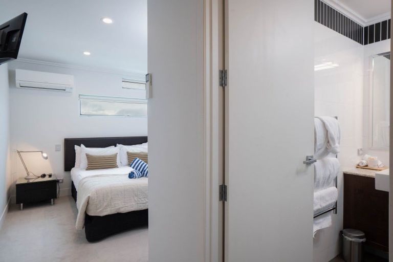 Photo of property in 225 Lake Terrace, Waipahihi, Taupo, 3330