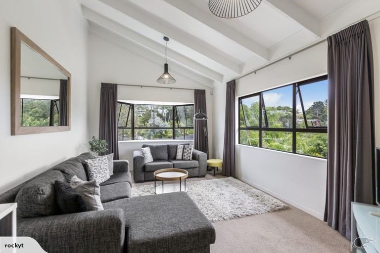 Photo of property in 2/660 Beach Road, Browns Bay, Auckland, 0630