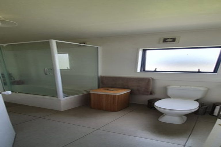 Photo of property in 1/22 Lambrown Drive, Totara Vale, Auckland, 0629