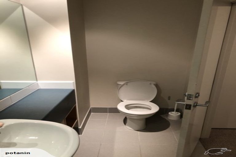 Photo of property in Kate Sheppard Apartments, 4h/42 Molesworth Street, Thorndon, Wellington, 6011