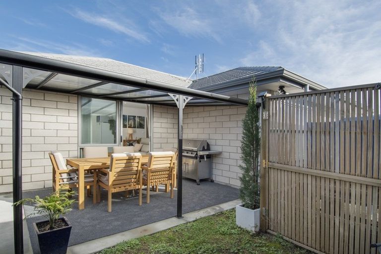 Photo of property in 11 Lance Way, Papamoa, 3118