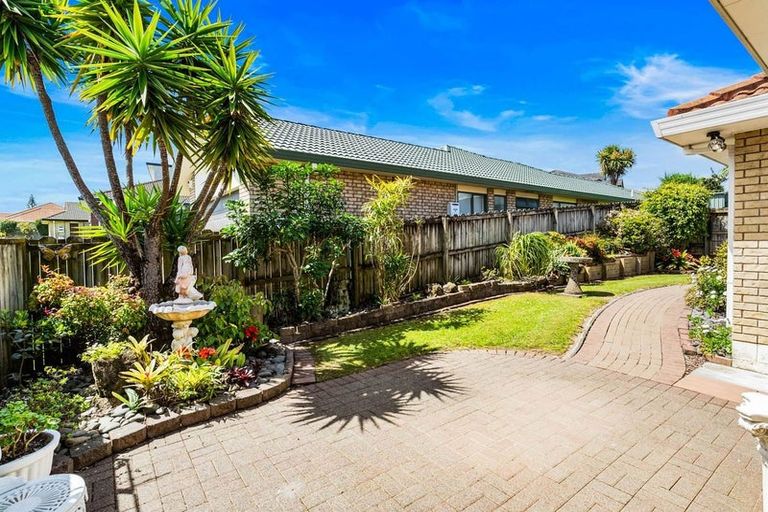 Photo of property in 93 Westerham Drive, Dannemora, Auckland, 2016