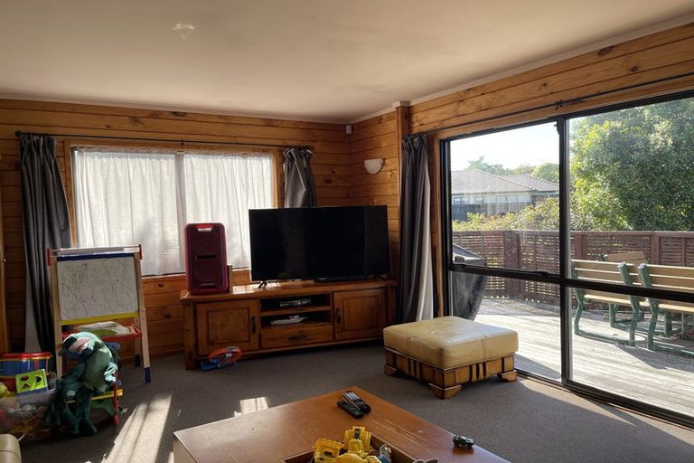 Photo of property in 19 Dana Place, Somerville, Auckland, 2014