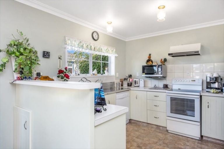Photo of property in 71 Studholme Street, Morrinsville, 3300