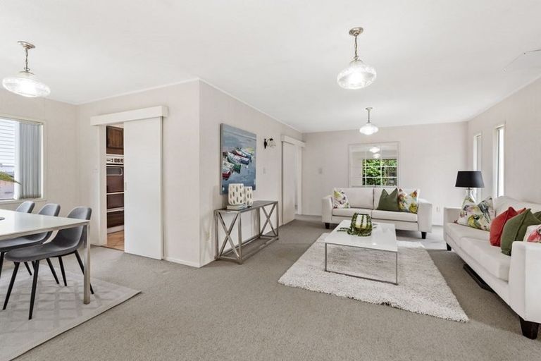 Photo of property in 2/19 Amante Crescent, Mairangi Bay, Auckland, 0630