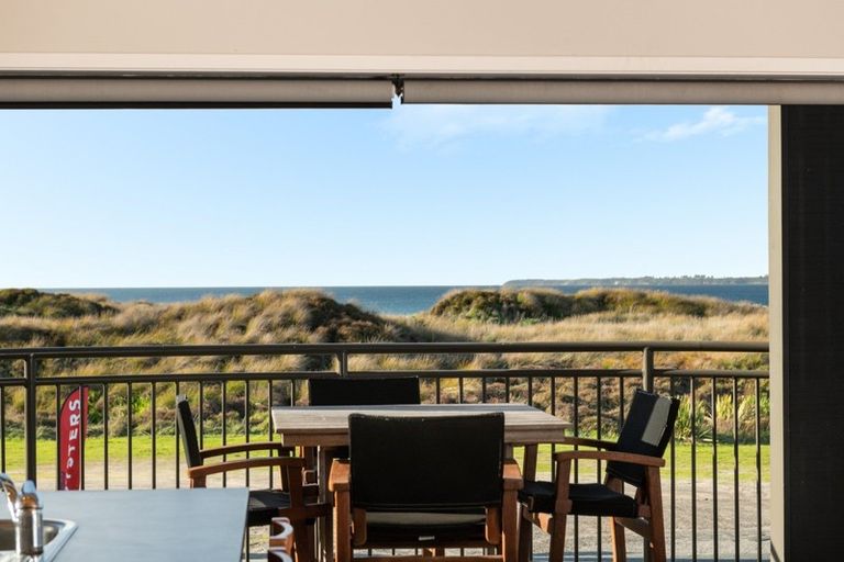 Photo of property in 908a Papamoa Beach Road, Papamoa Beach, Papamoa, 3118