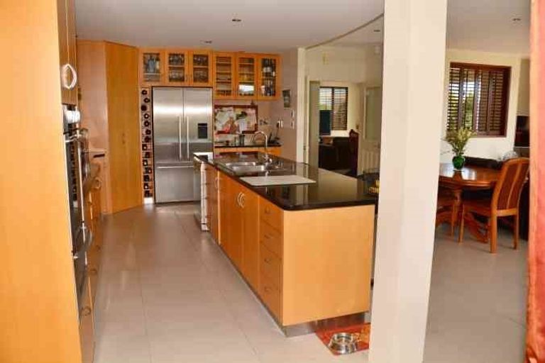 Photo of property in 51 Hikanui Drive, Havelock North, 4130