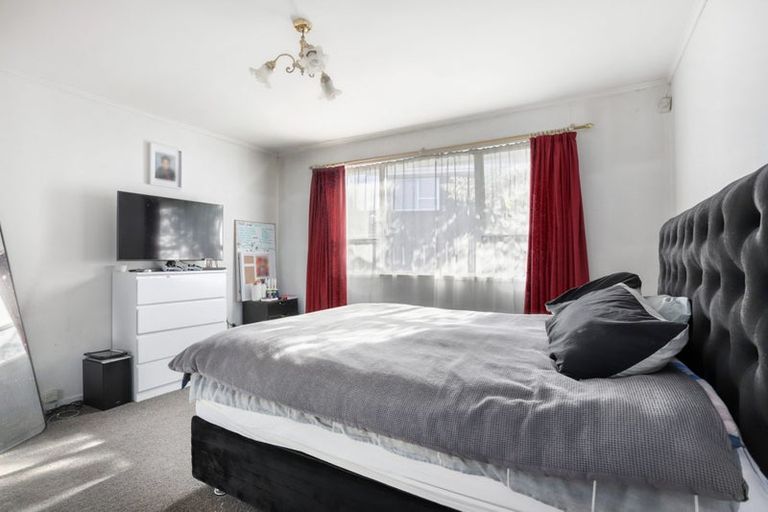 Photo of property in 30 Newham Place, Henderson, Auckland, 0612