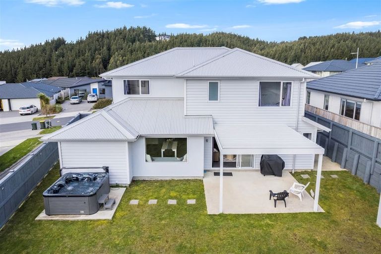 Photo of property in 16 Schooner Drive, Whitby, Porirua, 5024