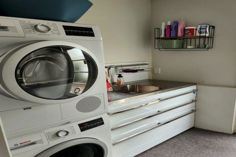 Photo of property in 14 Mills Road, Brooklyn, Wellington, 6021