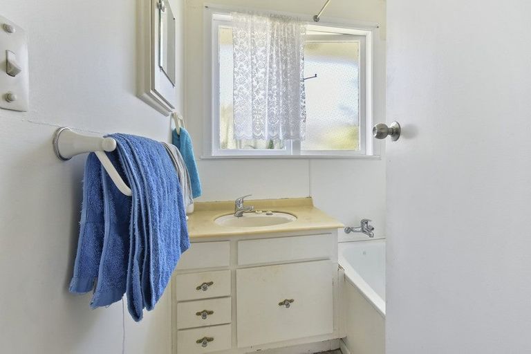 Photo of property in 1/4a Lomas Place, Manurewa, Auckland, 2102