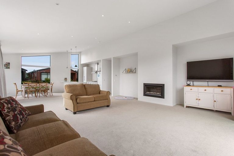 Photo of property in 11 Parachute Crescent, Papakura, 2110