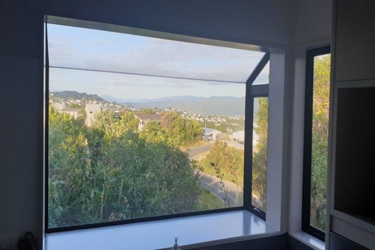 Photo of property in 18 Jasmine Grove, Maungaraki, Lower Hutt, 5010