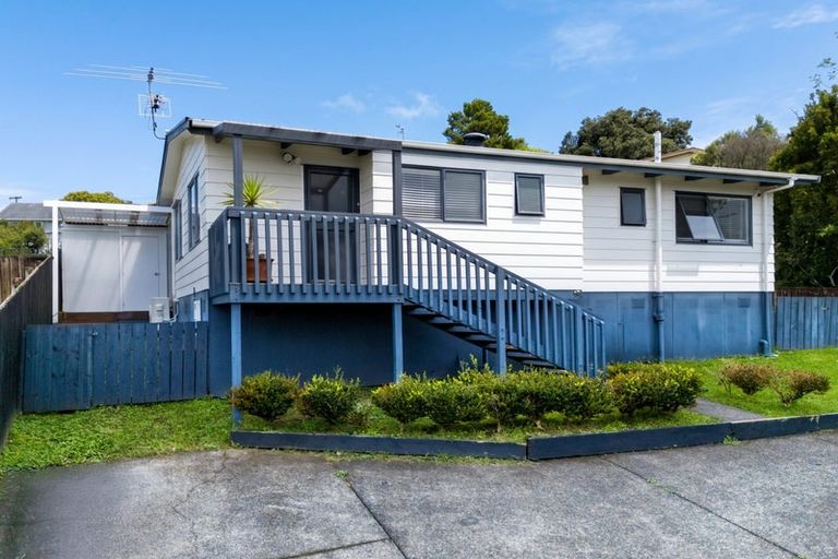 Photo of property in 30a Leo Street, Glen Eden, Auckland, 0602