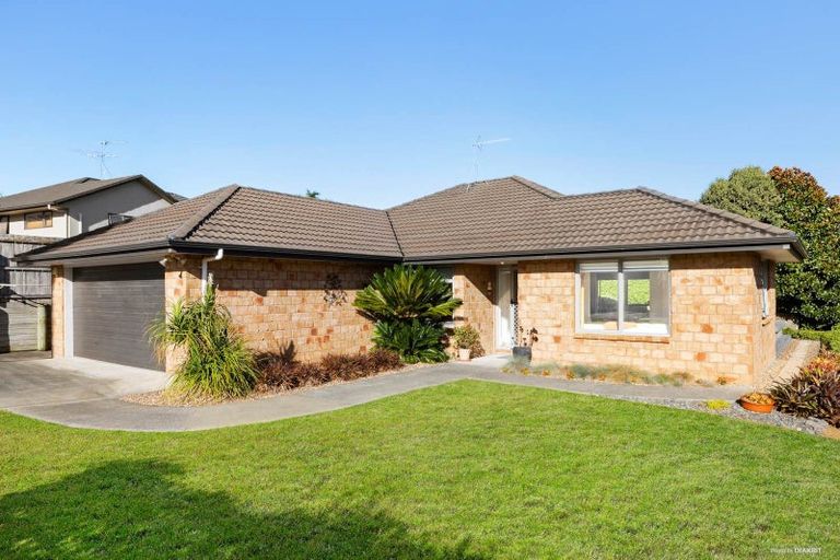 Photo of property in 13a Bayview Drive, Waiuku, 2123