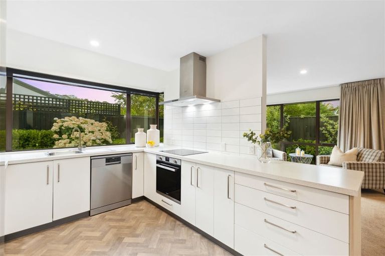 Photo of property in 2/14 Lascelles Street, Saint Martins, Christchurch, 8022