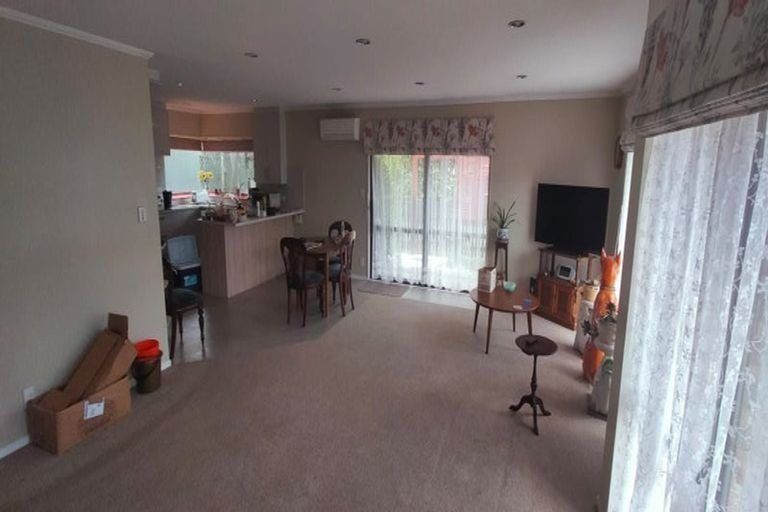 Photo of property in 43 Barnhill Crescent, Pahurehure, Papakura, 2113