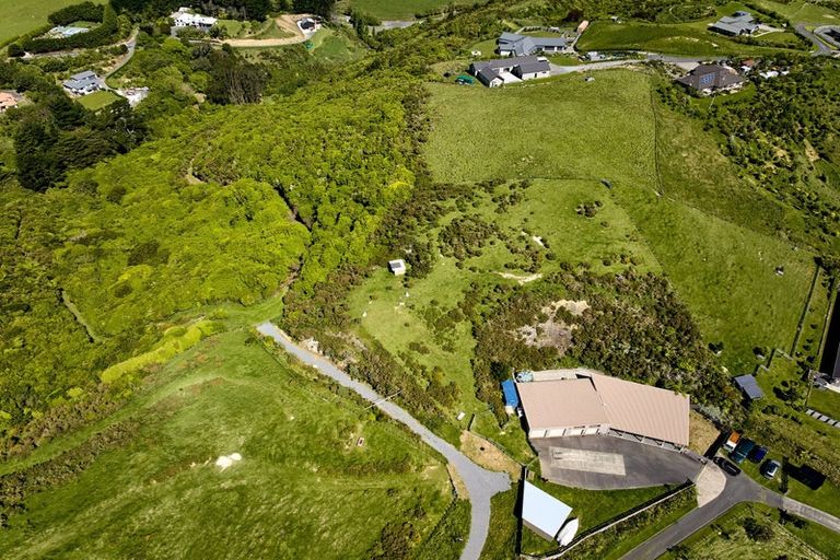 Photo of property in 132 Bing Lucas Drive, Tawa, Wellington, 5028