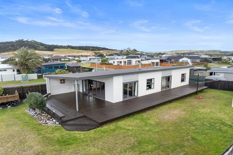 Photo of property in 1 Spinifex Road, Mangawhai Heads, Mangawhai, 0505