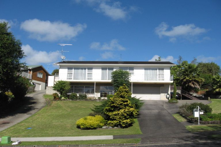 Photo of property in 5a Okareka Place, Pakuranga Heights, Auckland, 2010