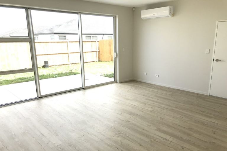 Photo of property in 14 Kapia Drive, Takanini, 2112