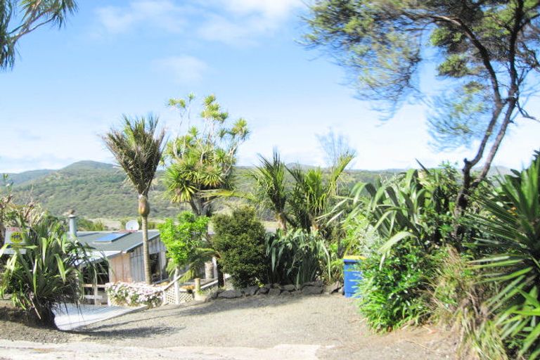 Photo of property in 53 Tasman View Road, Te Henga / Bethells Beach, Henderson, 0781