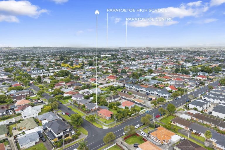 Photo of property in 2/1 Hamilton Road, Papatoetoe, Auckland, 2025