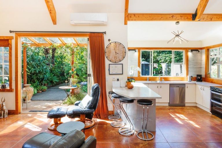 Photo of property in 355 Turitea Road, Turitea, Palmerston North, 4472