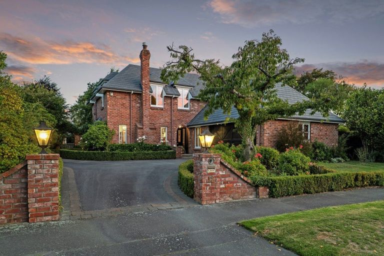 Photo of property in 12 Glenburn Place, Avonhead, Christchurch, 8042