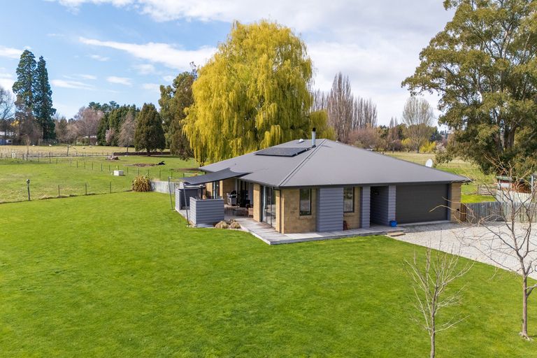 Photo of property in 22 Young Lane, Clyde, Alexandra, 9391