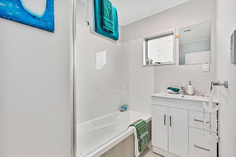 Photo of property in 2/22 Bingara Place, Favona, Auckland, 2024