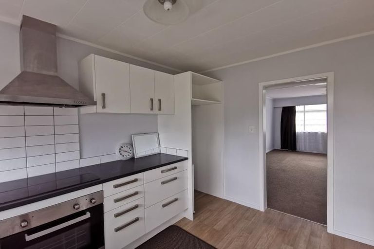 Photo of property in 3/7 Davies Street, Tawa, Wellington, 5028