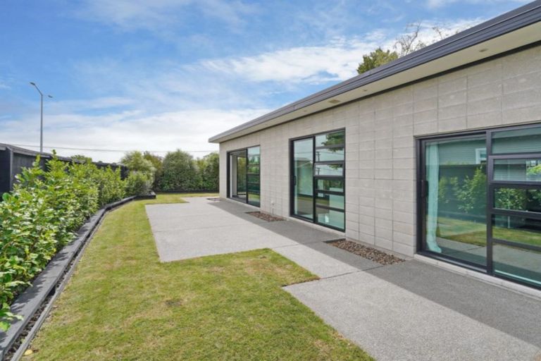 Photo of property in 403c Harewood Road, Harewood, Christchurch, 8051