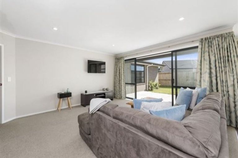 Photo of property in 8 Hebe Crescent, Papamoa Beach, Papamoa, 3118