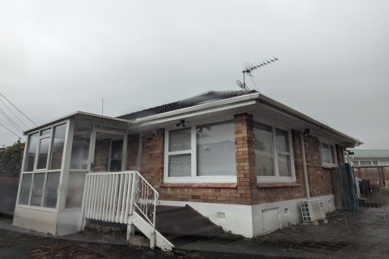 Photo of property in 1/52a Wintere Road, Papatoetoe, Auckland, 2025