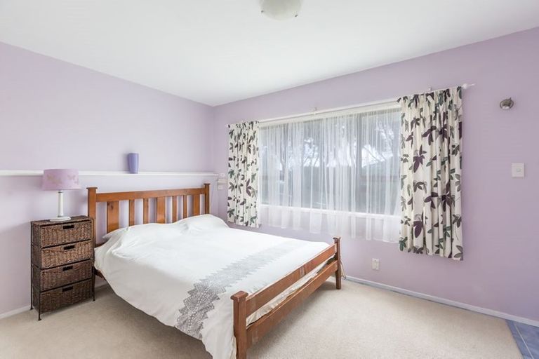 Photo of property in 32 Danbury Drive, Torbay, Auckland, 0630