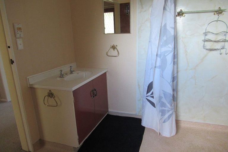 Photo of property in 16c Mako Mako Road, Levin, 5510