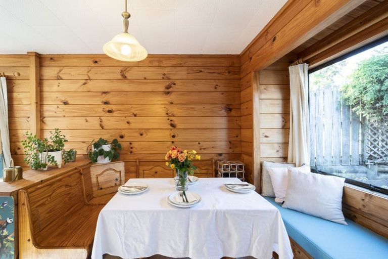 Photo of property in 1/27 Salem Place, Torbay, Auckland, 0630