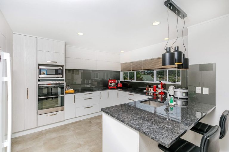 Photo of property in 4 Shannon Place, Torbay, Auckland, 0630