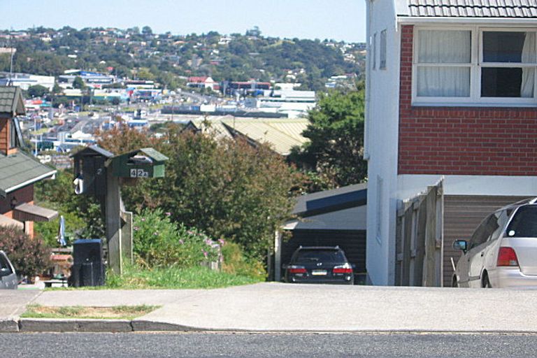 Photo of property in 2/42 Forrest Hill Road, Forrest Hill, Auckland, 0620