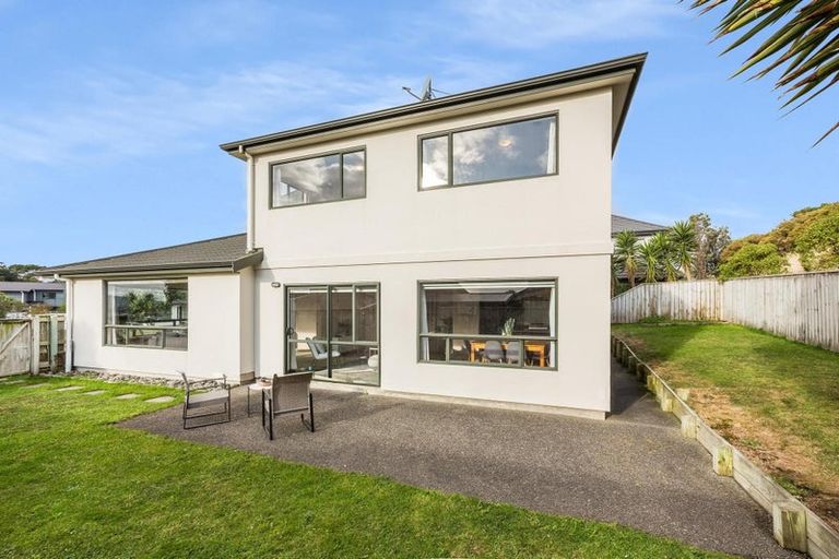 Photo of property in 9 Aspiring Terrace, Aotea, Porirua, 5024