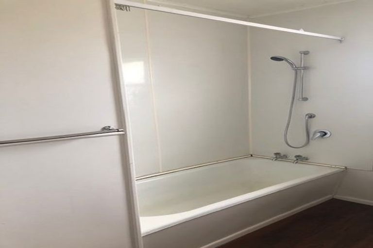 Photo of property in 3 Lincoln Road, Carterton, 5713