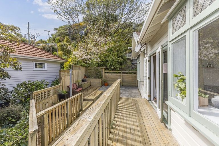 Photo of property in 11 Creswick Terrace, Northland, Wellington, 6012